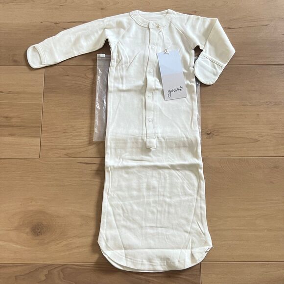 NWT Goumi Kids Cloud Baby Gown SZ 3-6 mo White Convertible Bamboo Sleeper Jamms - Picture 1 of 3
